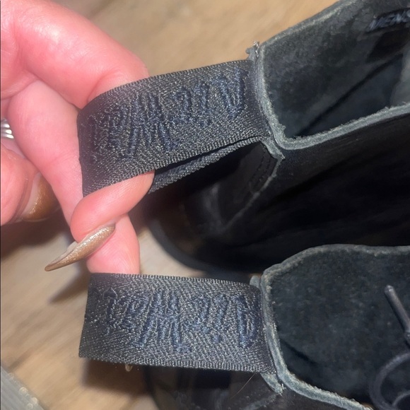 DR. MARTENS HADLEY ALL BLACK 8-Tie PEBBLED LEATHER BOOTS Men’s NWOB - Picture 11 of 13